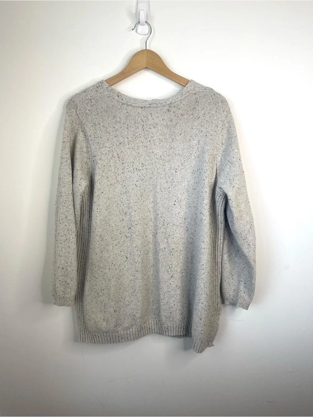 J. Jill Light Gray Speckled V-Neck Sweater size XL